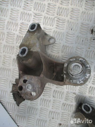 Кронштейн опоры двигателя Audi A4 B6