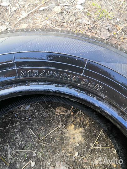 Yokohama BluEarth AE01 215/65 R16