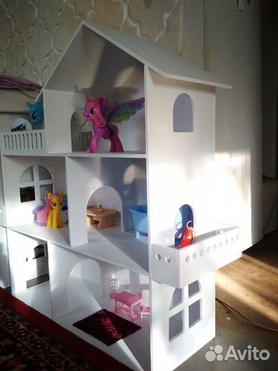 Домик кукольный
