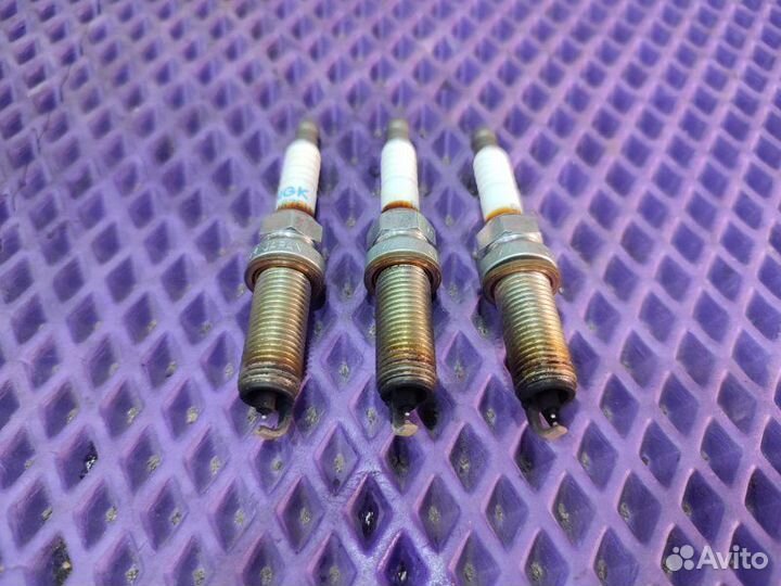 Свеча зажигания Nissan Note E12-001551 HR12DDR