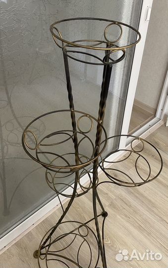 Подставка для цветов кованная напольная