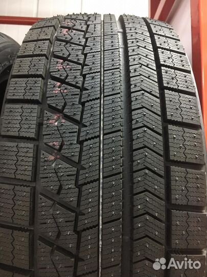 Bridgestone Blizzak VRX 225/60 R18