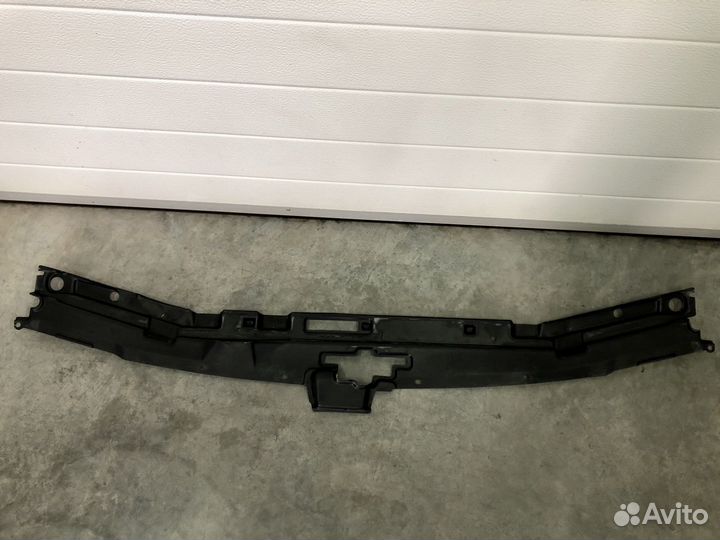 Накладка замка капота Camry/Vista кузов SV-30