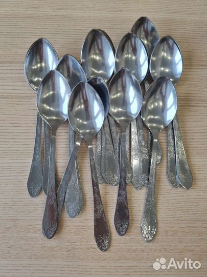 Столовые ножи, ложки, вилки