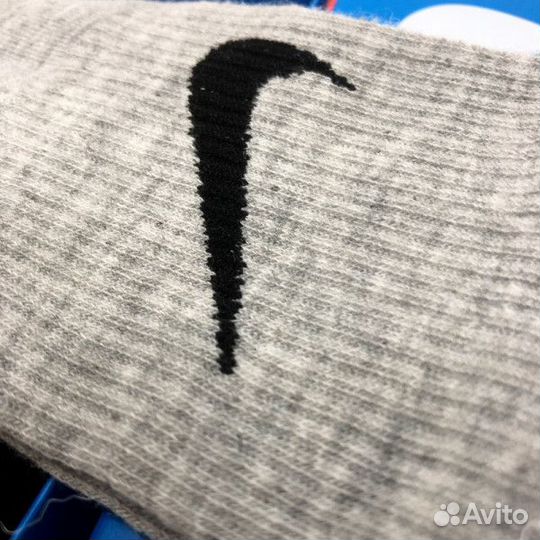 Носки Nike и Adidas в подарочной коробке