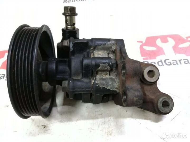 Насос гидроусилителя руля Toyota Tundra UCK40