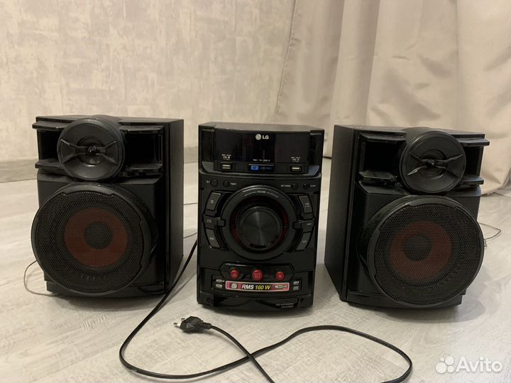 Музыкальный центр LG