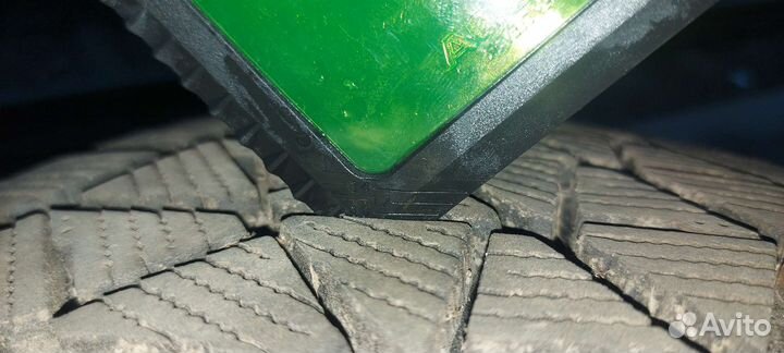 Bridgestone Blizzak DM-V2 215/70 R16