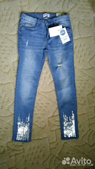 Новые джинсы Button Blue