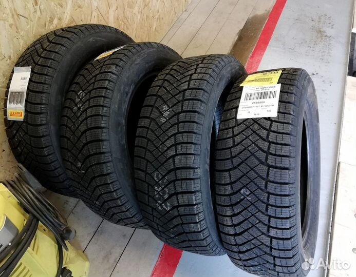 Pirelli Ice Zero FR 255/55 R19