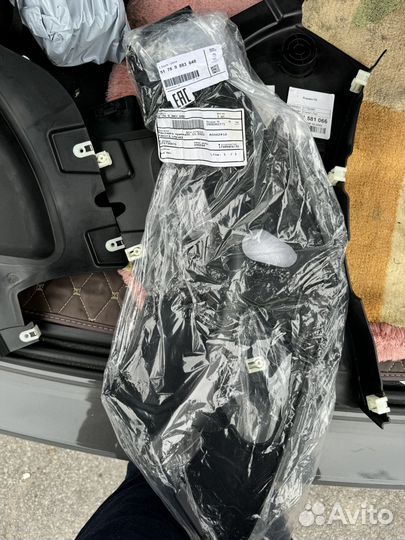 Накладка крышки капота правая bmw