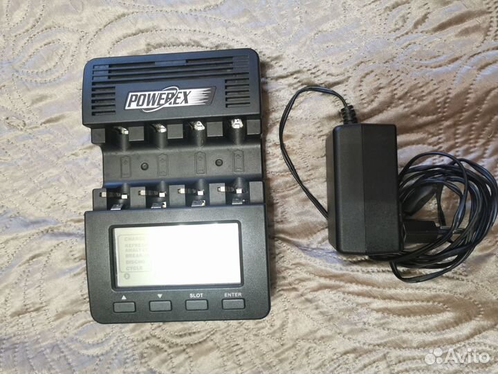 Зарядное устройство Maha MH-C9000