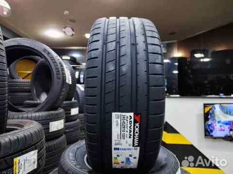 Yokohama Advan Sport V107 245/45 R19 102Y