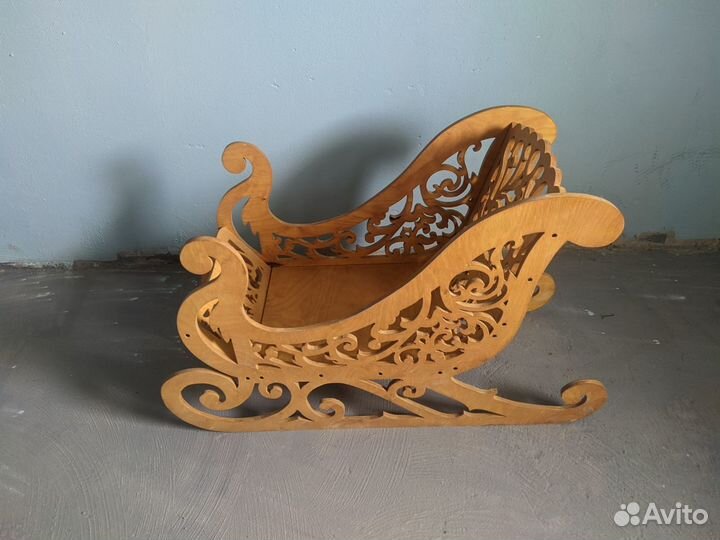 Деревянные декоративные санки