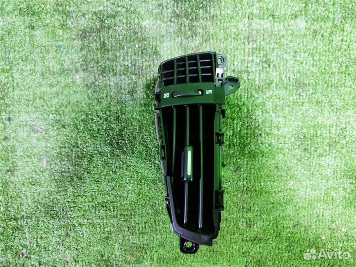 Дефлектор торпедо центральный KIA ceed (ED) 2010