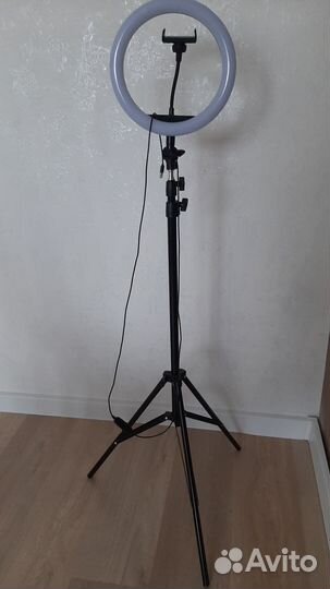 Кольцевая лампа со штативом