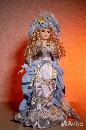 Кукла фарфоровая коллекционная