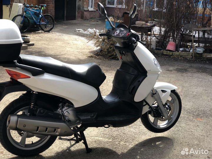 Максискутер Benelli Caffenero 250