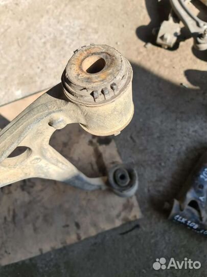 Рычаг передний нижний правый Mercedes W211 4Matic