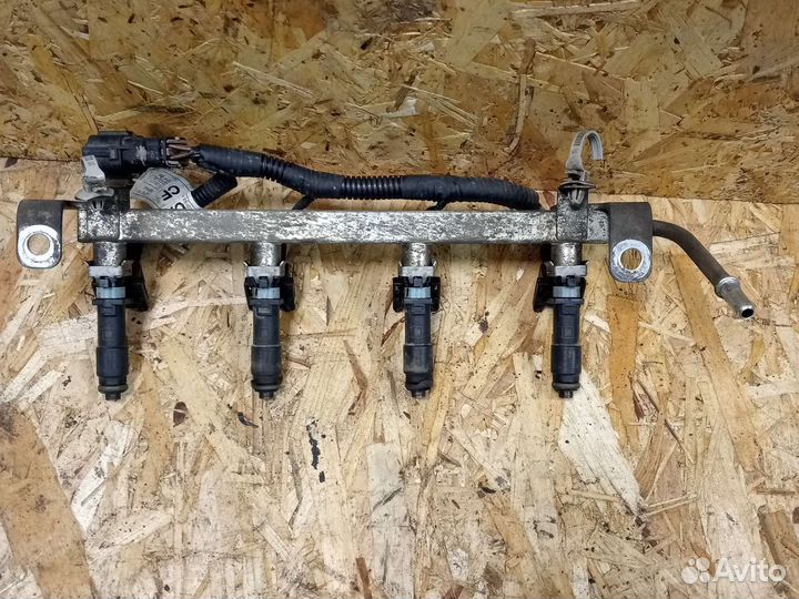 Топливная рампа форсунками Chevrolet Aveo t250 1.2