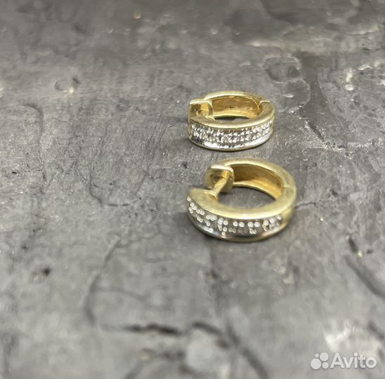 Золотоые серьги с бриллиантами