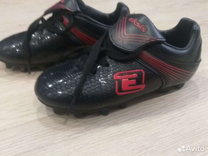 Детские футбольные бутсы