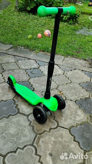 Самокат детский трехколесный