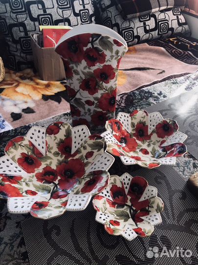 Фруктовницы и ваза маки