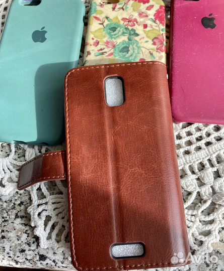 Чехлы на телефон iPhone на 5,6,7 б/у и новые