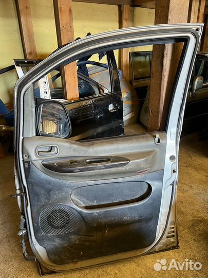 Дверь Hyundai Starex передняя правая