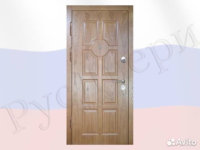 Входная металлическая дверь из массива дуба