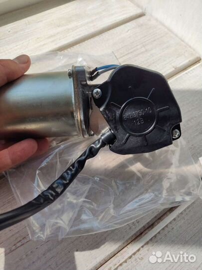 Моторчик стеклоочистителя(дворников) ваз передний