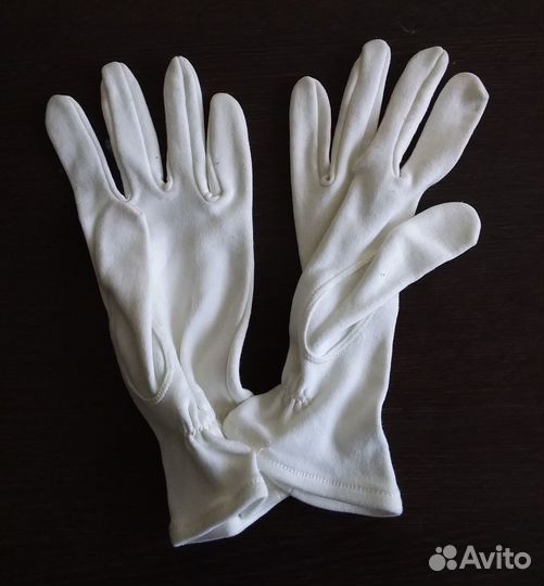 Перчатки парадные белые