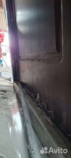 Дверь входная металлическая б/у