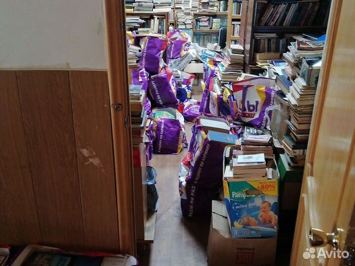 Около 10000 книг