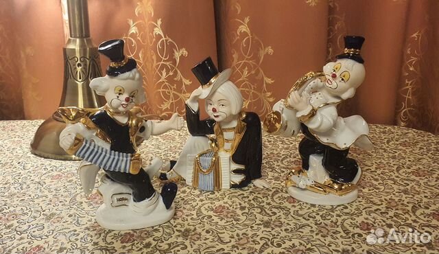 Коллекция статуэток клоунов из фарфора
