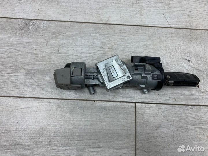 Замок зажигания Peugeot 208 хэтчбек 8H01 DV4C 2013