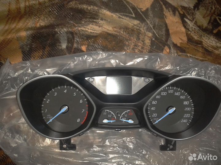 Приборная панель фокус 3