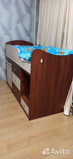 Кровать с лестницей