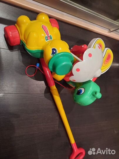 Игрушки- каталки черепаха и кузнечик