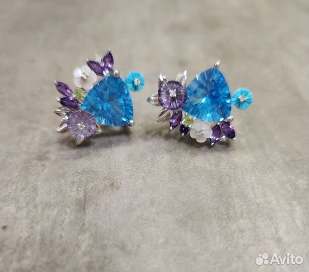 Продам золотые серьги