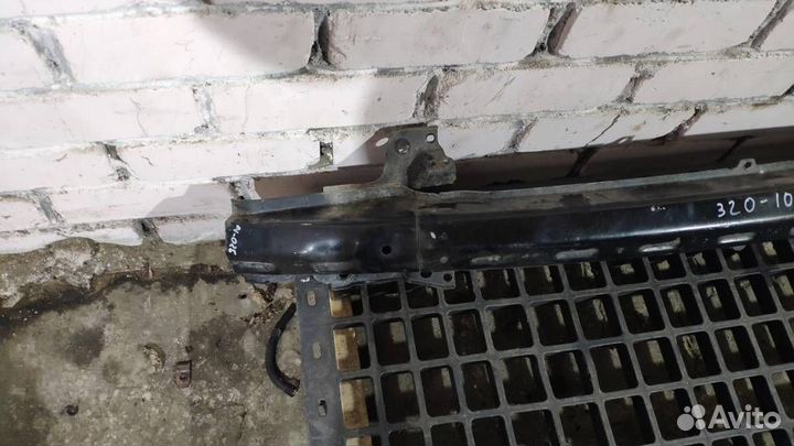 Усилитель переднего бампера от VW Golf IV/Bora 19