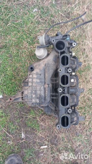 Впускной колектор на форд2. 1.8