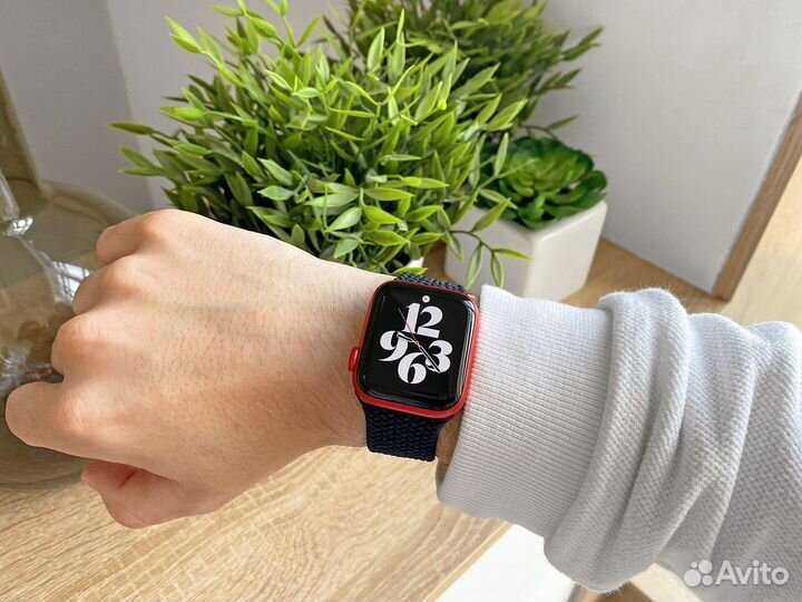 Apple Watch Series 6 44 mm Red