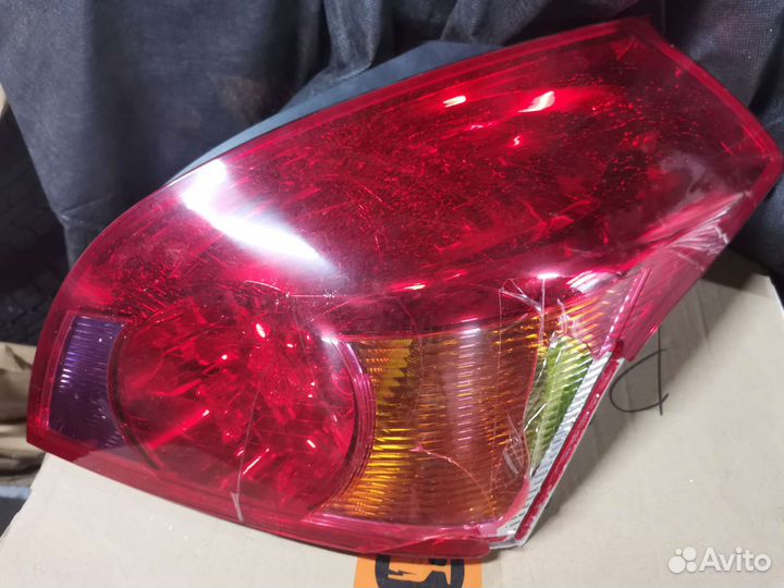 Kia ceed 2011 хэтчбек задний правый фонарь