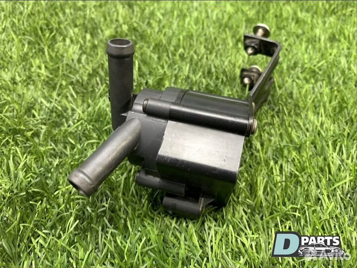 Помпа Bmw 7-Series F01 N63B44