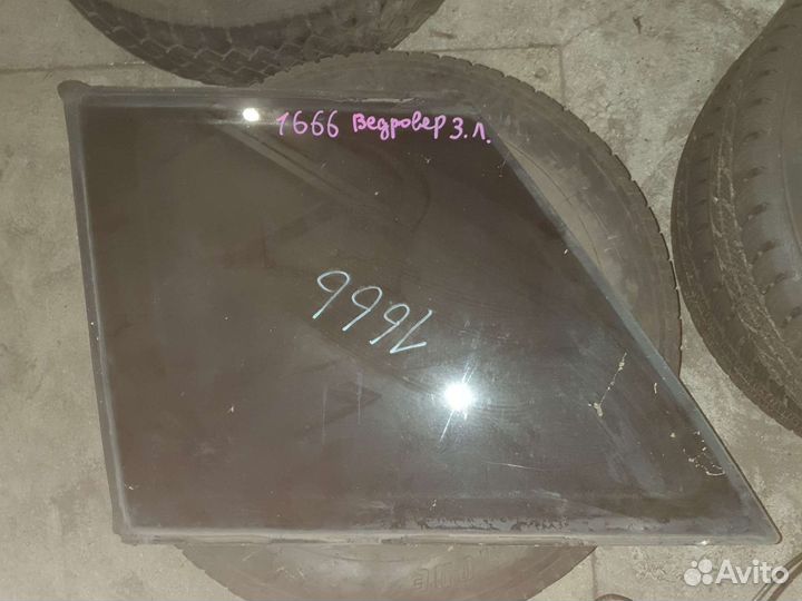 Стекло заднее Range Rover 2 левое глухое