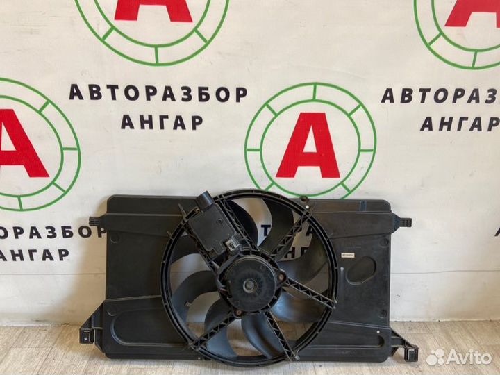 Вентилятор охлаждения двигателя Ford Focus CB4