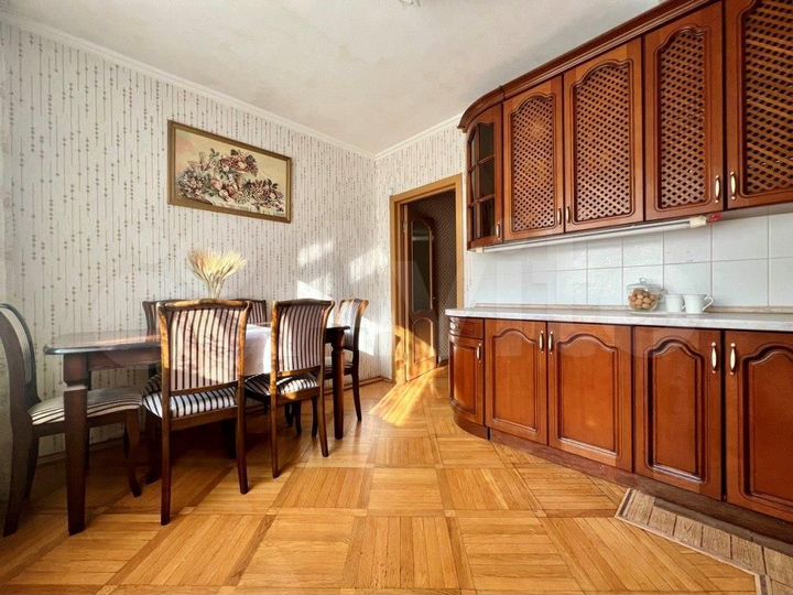 2-к. квартира, 75 м², 2/8 эт.