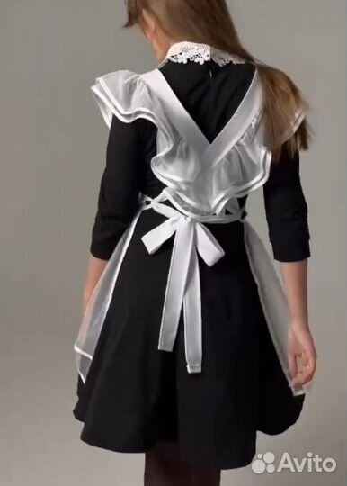 Белый школьный фартук